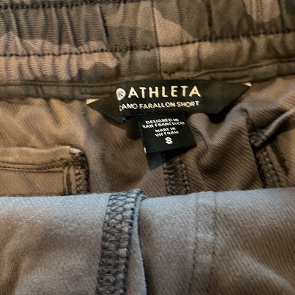 Athleta size 8 sweat shorts - Picture 3 of 4
